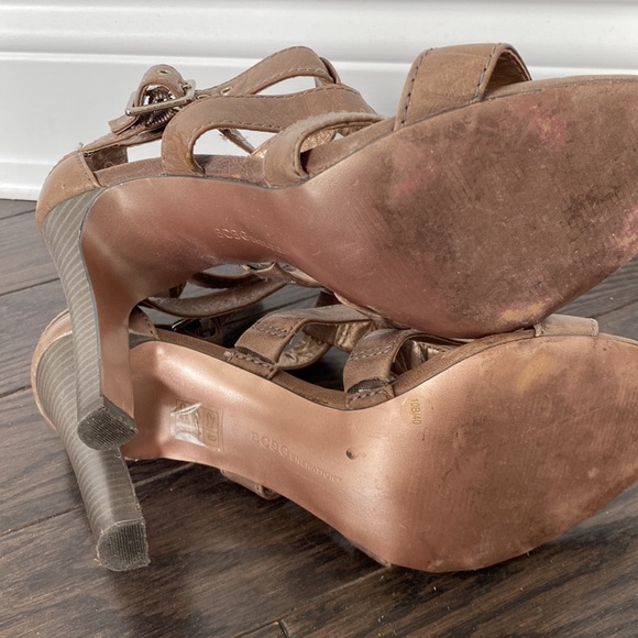 BCBG Generation Caged charcoal/tan sandals - Picture 4 of 7